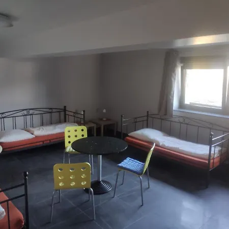 아파트 Monteurunterkunft - Hotel-pension Schlafpunkt In