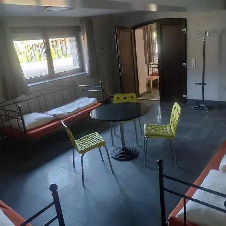 Monteurunterkunft - Hotel-pension Schlafpunkt In דירה