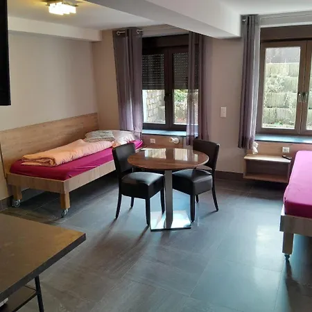 아파트 Monteurunterkunft - Hotel-pension Schlafpunkt In *