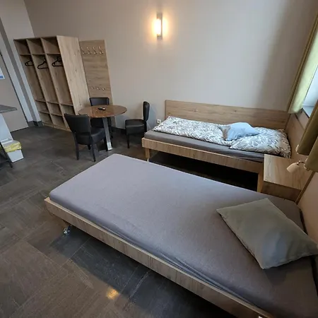 Lejlighed Monteurunterkunft - Hotel-pension Schlafpunkt In *