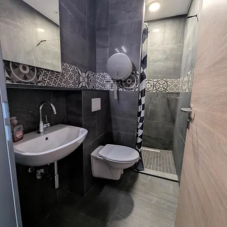 Monteurunterkunft - Hotel-pension Schlafpunkt In * זולינגן