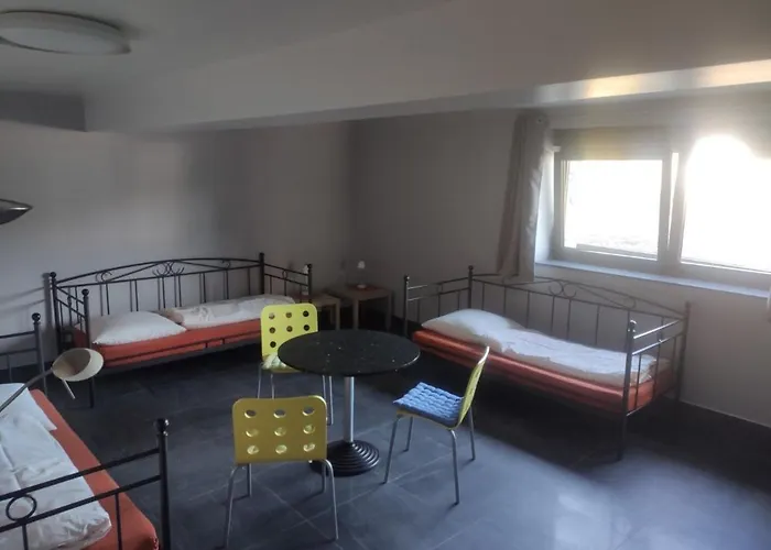 Lejlighed Monteurunterkunft - Hotel-pension Schlafpunkt In