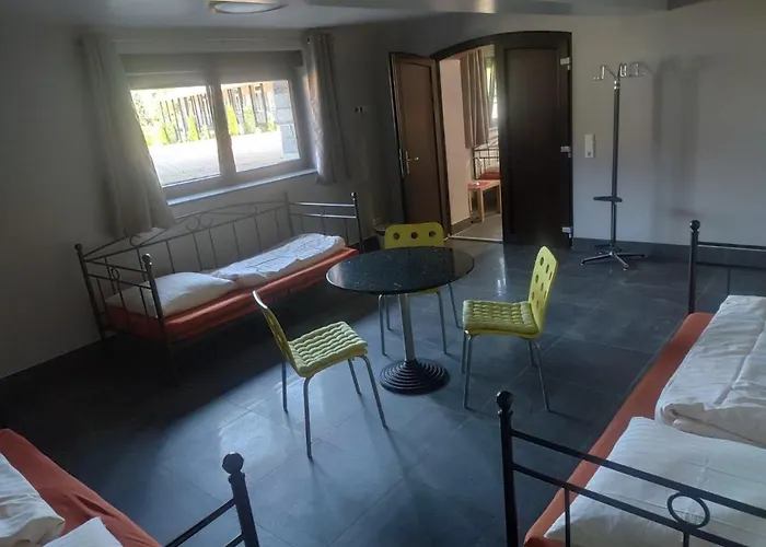 Monteurunterkunft - Hotel-pension Schlafpunkt In 아파트