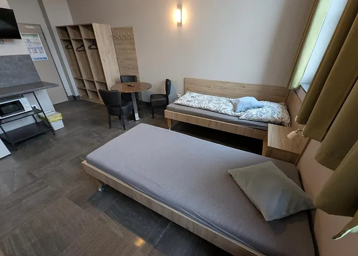 Lejlighed Monteurunterkunft - Hotel-pension Schlafpunkt In *