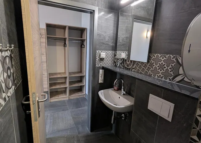 Monteurunterkunft - Hotel-pension Schlafpunkt In Solingen